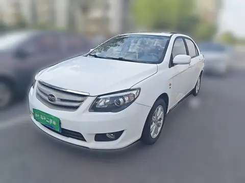 BYD L3 2013