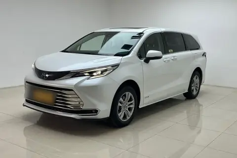 Toyota SIENNA 2024