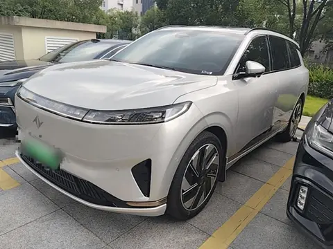 Dongfeng eπ 008 2024