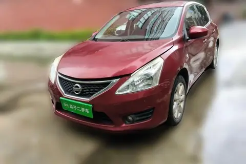 Nissan Tiida 2013