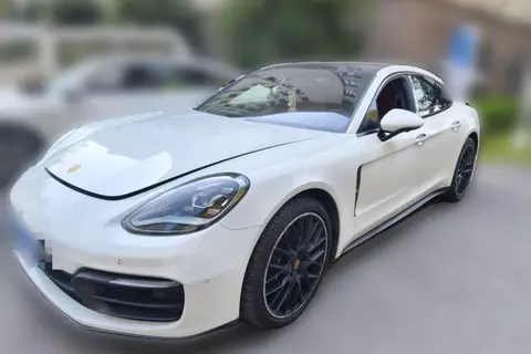 Porsche Panamera 2021