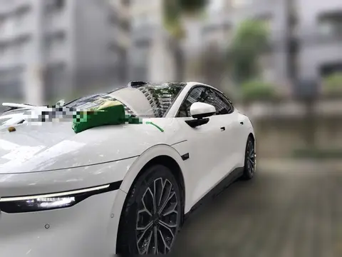 ZEEKR 007 2024