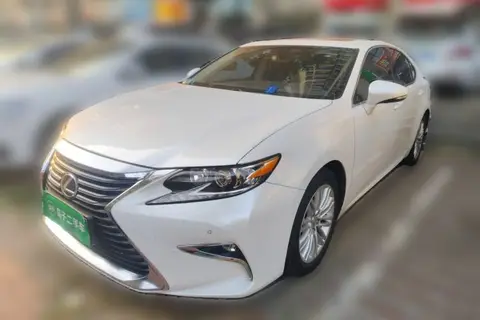Lexus ES 2016