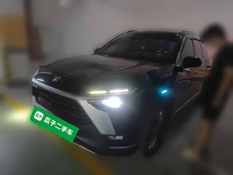 NIO ES8 2022