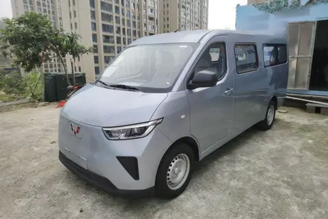 Wuling Yangguang 2025