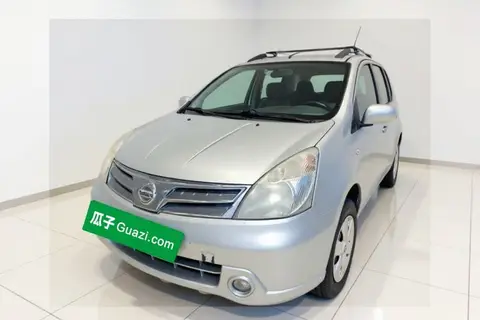 Nissan Livina 2012