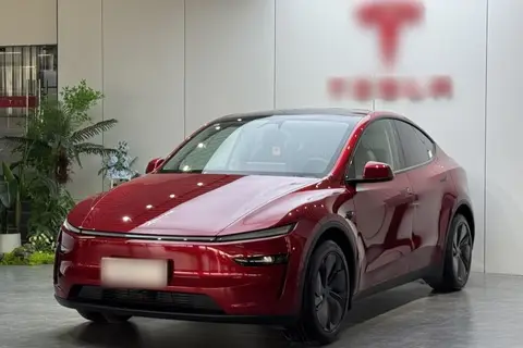 Tesla Model Y 2025