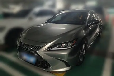 Lexus ES 2020