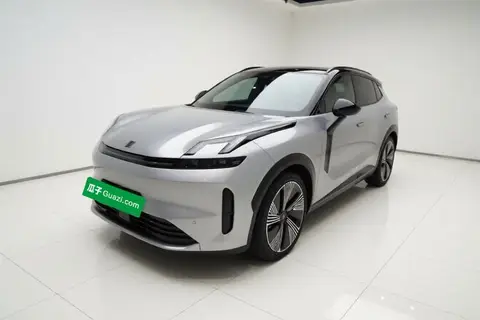Lynk & Co 08 EM-P 2023