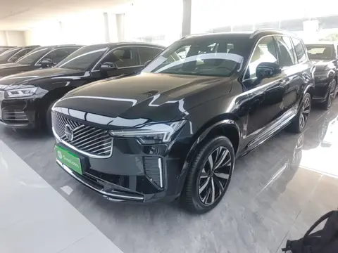 Volvo XC90 2025