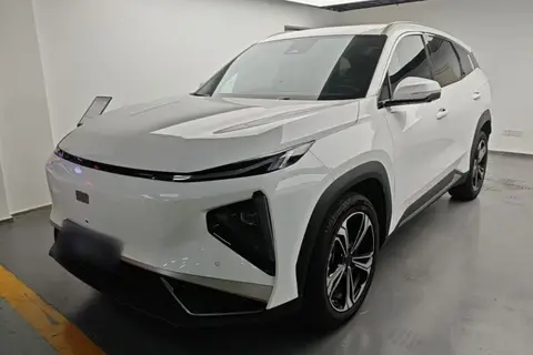 Geely L7 2025