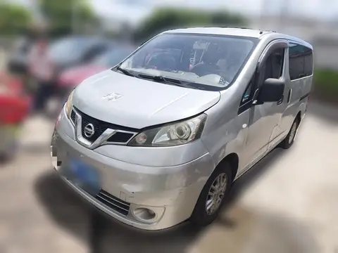 Nissan NV200 2015