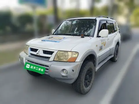 Mitsubishi Pajero 2009