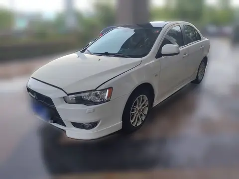 Mitsubishi Lancer EX 2013