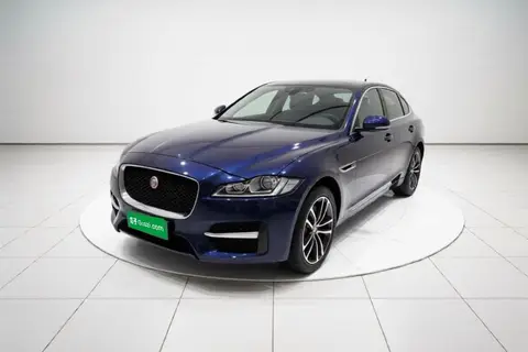 Jaguar F-PACE 2016