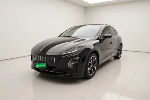 Hongqi E-QM5 2024
