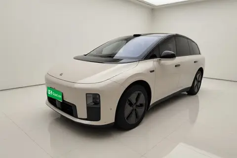 Li i8 2025