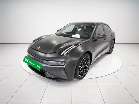 ZEEKR 001 2025