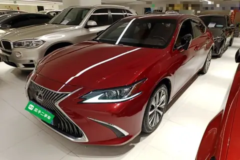Lexus ES 2020