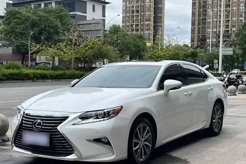 Lexus ES 2018