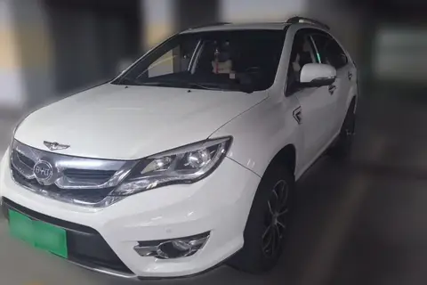 BYD S7 2015