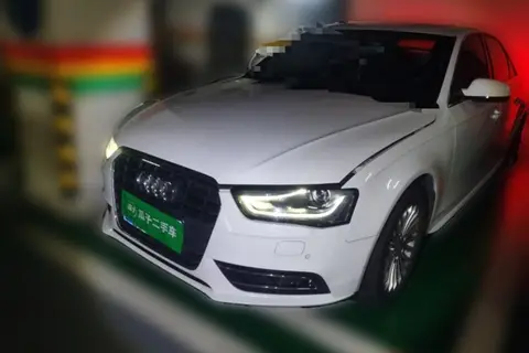 Audi A4L 2015