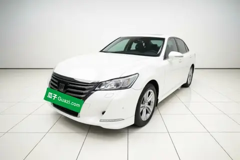 Toyota Crown 2015
