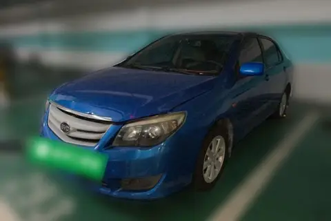 BYD L3 2013