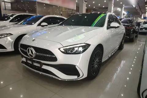 Mercedes-Benz C-Class 2024