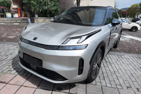 Lynk & Co 08 EM-P 2024