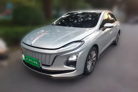 Hongqi E-QM5 2024