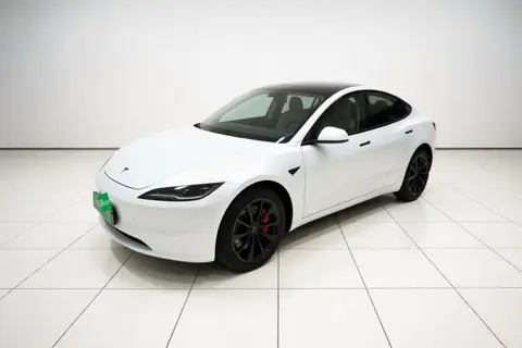 Tesla Model 3 2025