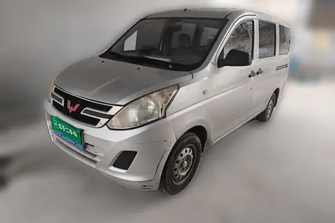 Wuling Rongguang V 2015