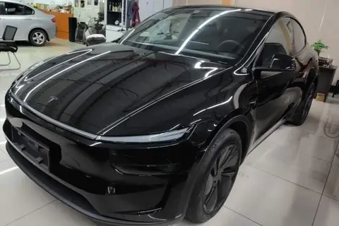 Tesla Model Y 2026