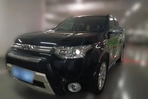 Mitsubishi Outlander 2013