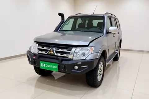 Mitsubishi Pajero 2014