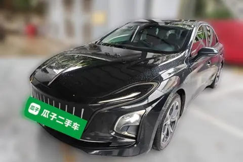 Hongqi E-QM5 2021