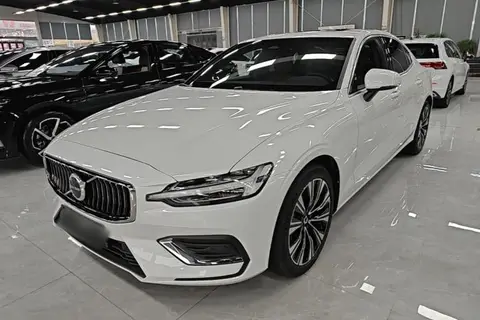 Volvo S60 2025