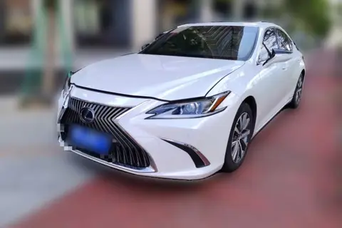 Lexus ES 2019