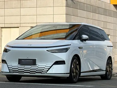 XPeng X9 2024
