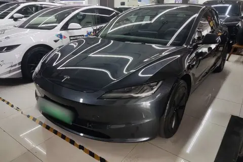 Tesla Model 3 2025