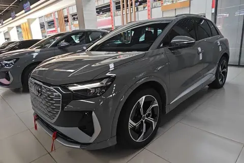 Audi Q4 e-tron 2024