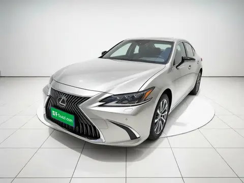 Lexus ES 2021