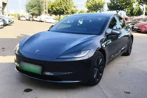 Tesla Model 3 2025