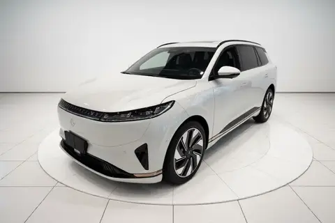 Dongfeng eπ 008 2024