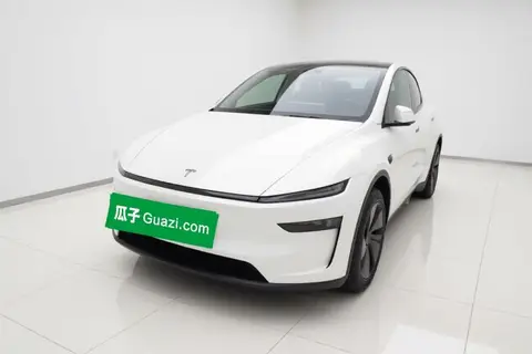 Tesla Model Y 2025