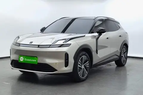 Lynk & Co 08 EM-P 2023