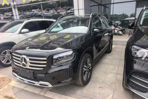 Mercedes-Benz GLB 2025