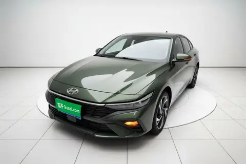 Hyundai Elantra 2025