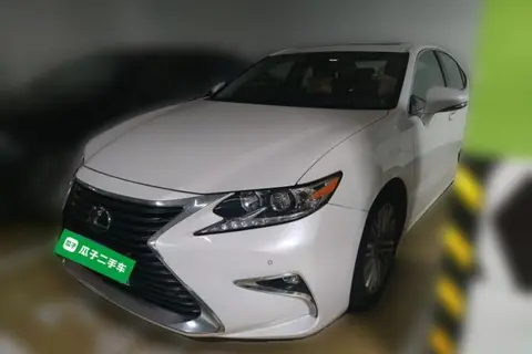 Lexus ES 2015